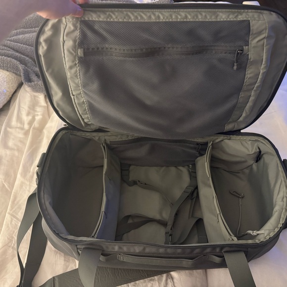 YETI Men's Gray Bag - Picture 2 of 4